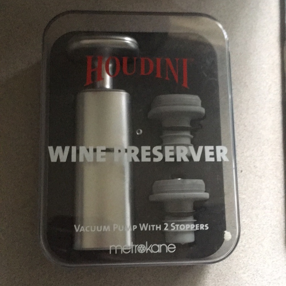 Houdini wine preserver